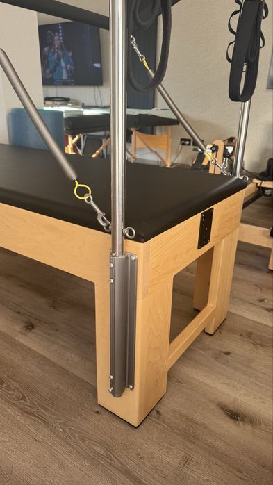 Máquina de Pilates Cadillac / Torre – Quase nova