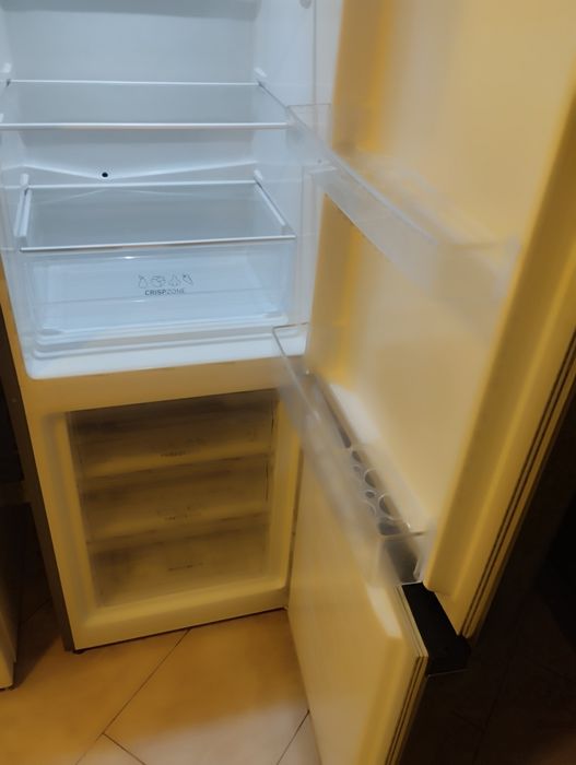 Lodówka srebrna sprawna