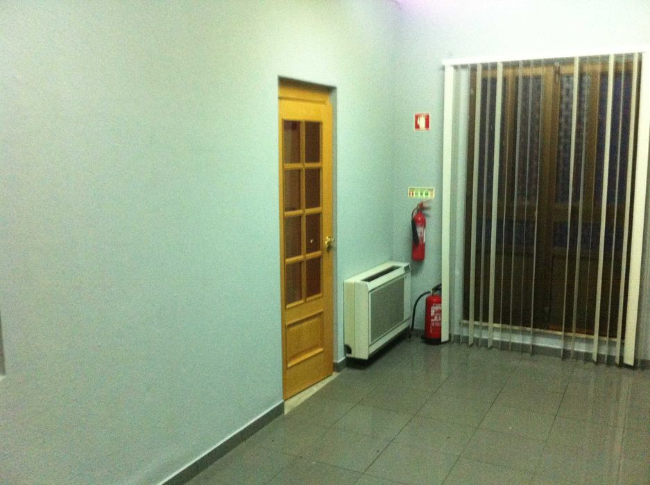 Alugo Loja na circular no Montijo