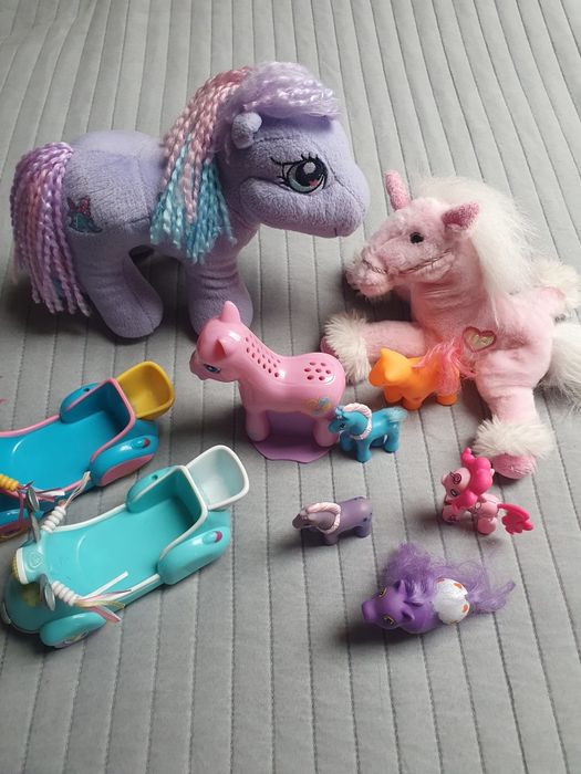 Zestaw konikow i skutery