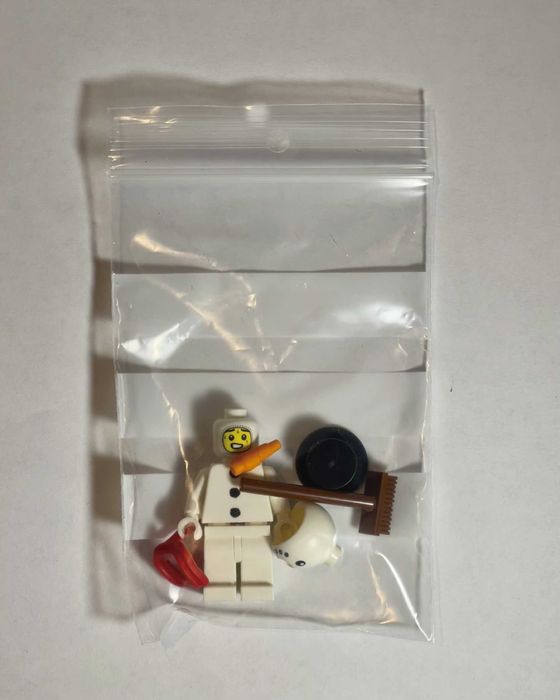 LEGO Mini-figure - Series 23 || Snowman64739079159809121