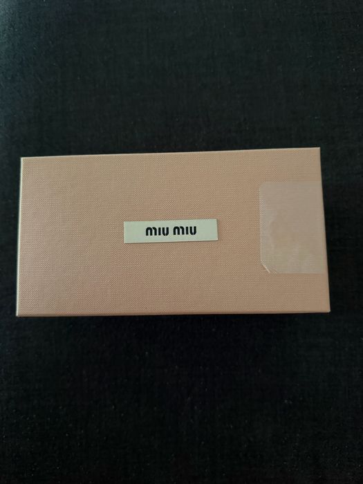 Miu Miu — Óculos de Sol Novos | Nunca Usados