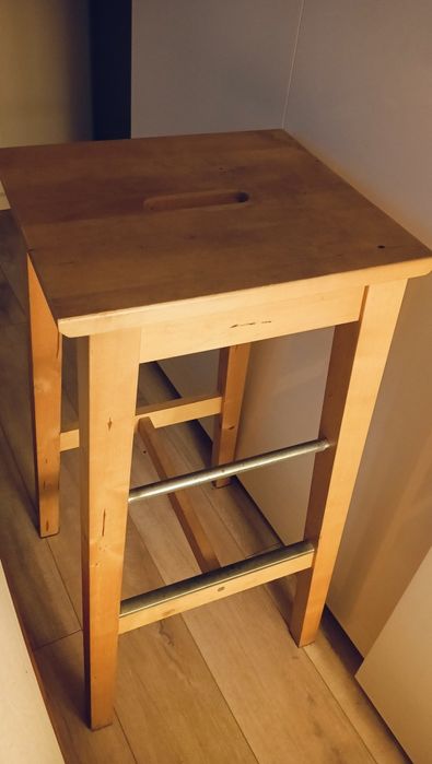 Taboret stołek barowy hoker  drewniany