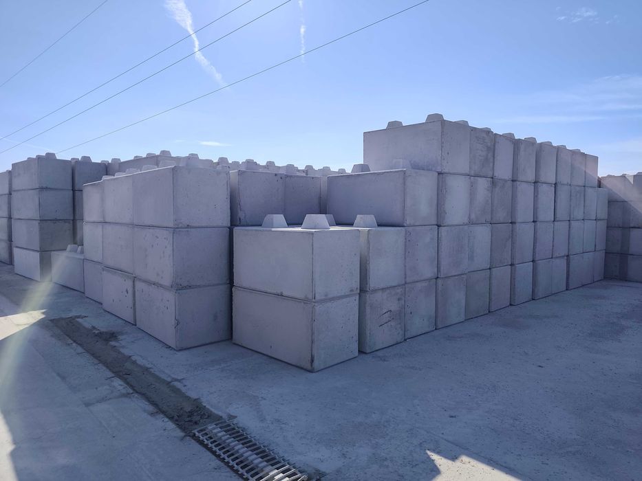 Klocek betonowy ,blok betonowy 2,1x0,71x0,71