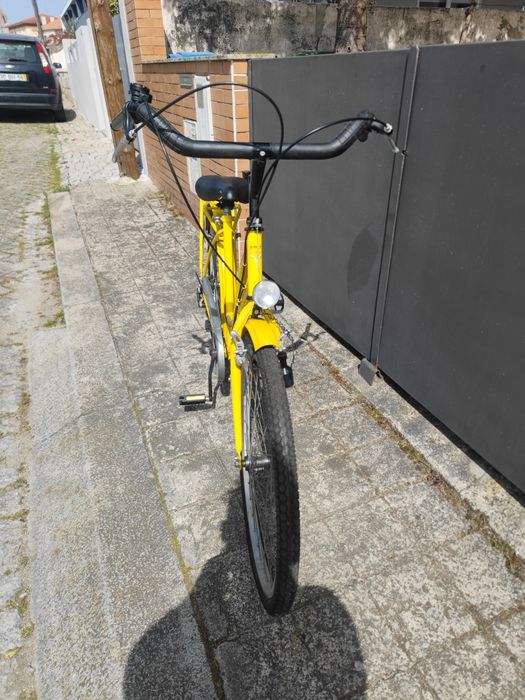 Bicicleta amarela