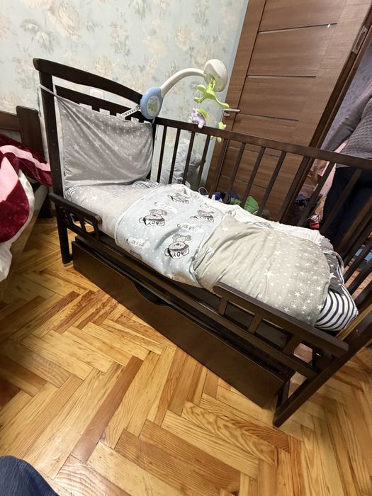 дитяче ліжечко кроватка
