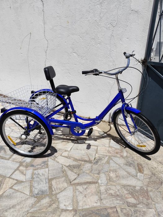 Bicicleta 3 rodas NOVA