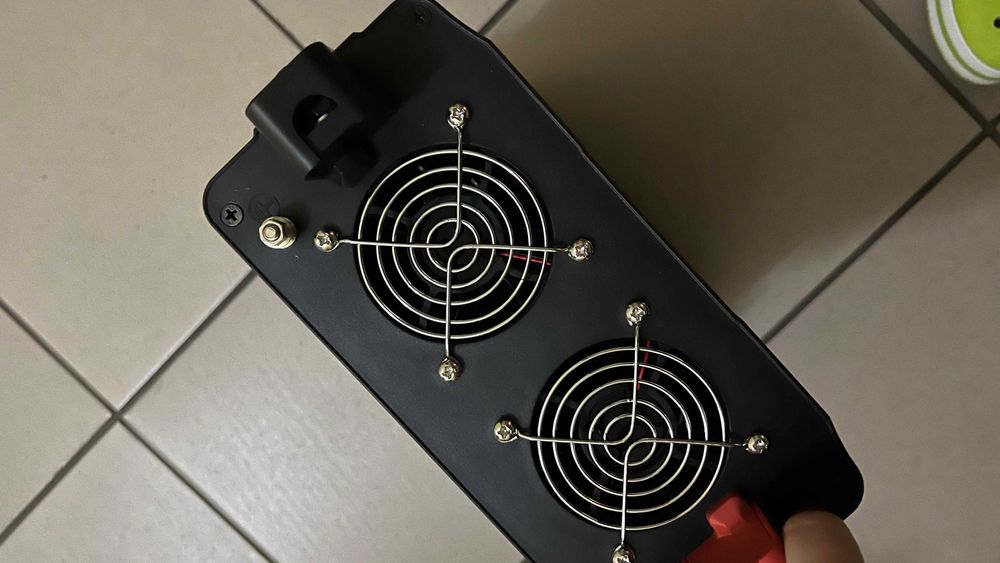 Інвертор Technaxx Germany TE20 12V 2000W/4000W мод. синус  (Німеччина)