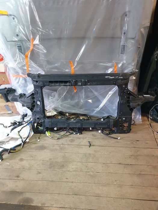 Панель   переднего бампера  Hyundai  H 1  Grand Starex