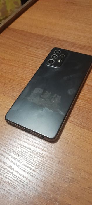 Телефон Samsung Galaxy A52 в хорошому стані