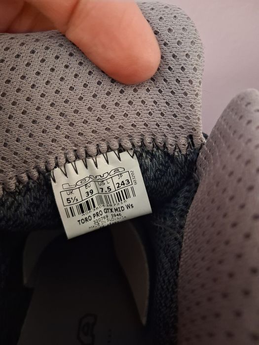 Lowa Gore-Tex 39.