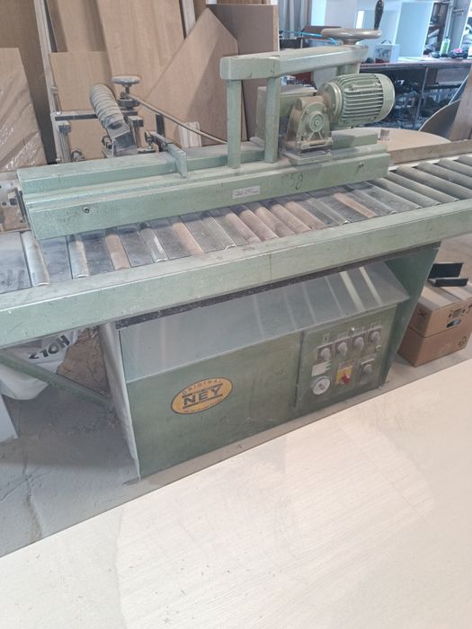 Okleiniarka NEY na obrzeże z klejem