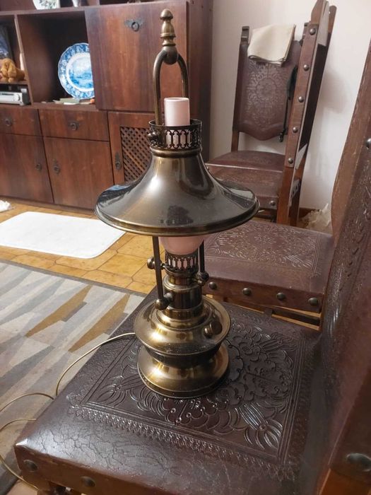 Candeeiro de Mesa Antigo em Latão – Estilo Clássico/Vintage