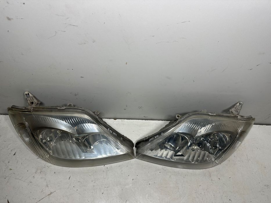 Lampy Przednie Reflektory Komplet Lewy PrawyToyota Corolla E120 sedan