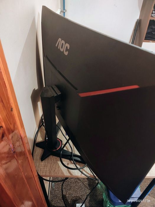 Monitor AOC 31.5 144Hz 1ms C32G1, przegrzewa się , miga kolorami