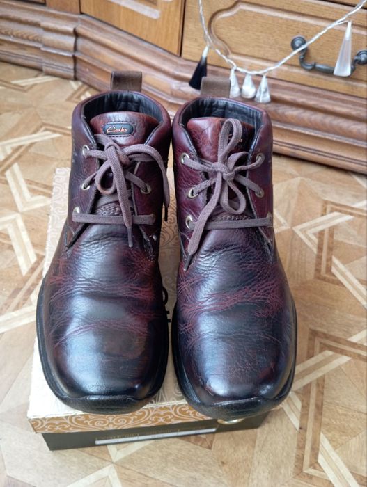 100 % Натуральная кожа  Ботинки  Кроссовки. CLARKS. p. 42
100 % Натура