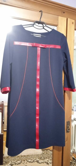 Сукня жіноча в ідеальному стані /  плаття