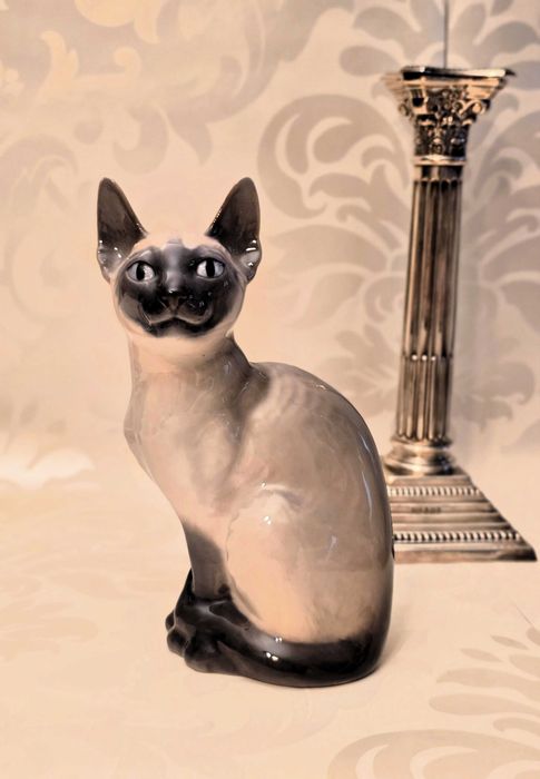 Porcelanowa figurka kot syjamski z manufaktury Royal Copenhagen