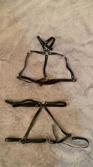 Портупея. На Ніжки і на груди. Нова, не вдягала бо не мій стиль.