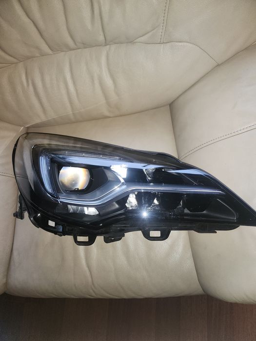 Lampa Prawa Opel Astra KV  Ful Led  orginal idealna