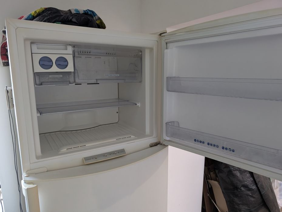Холодильник Whirlpool Nofrost
