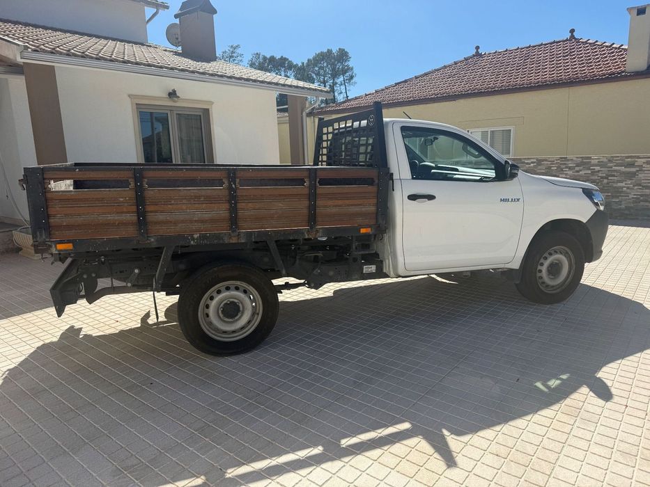 Toyota Hilux 2.4 D-4D 2WD CE CM