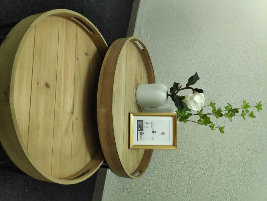 Mesas de apoio, muito bonitas, como novas