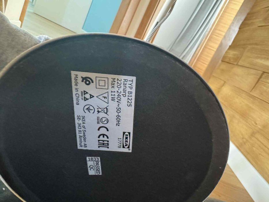 Lampka biurowa na biurko Ikea biała