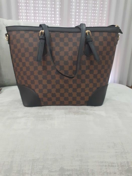 Vendo 3 sacos e 2 mochilas