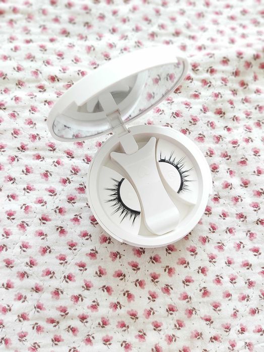 Rzęsy magnetyczne w solidnych pudełeczkach z lusterkiem