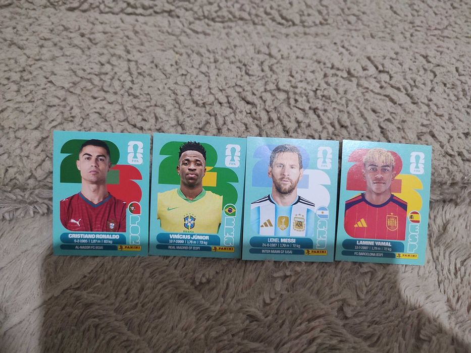 Kit 4 Cromos Estrelas Futebol 2026 – Messi, Cristiano Ronaldo, Vinicius Jr e Lamine Yamal