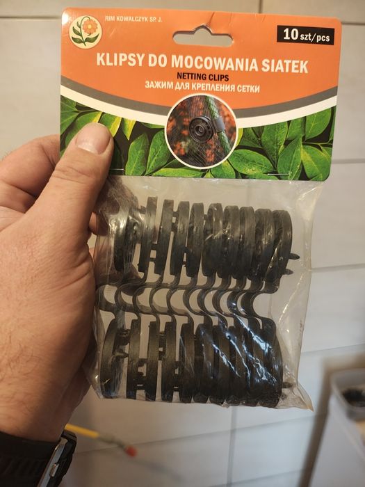 Uchwyty do ogrodzenia