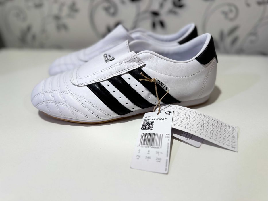 Кросівки жіночі Adidas Originals Taekwondo White JQ4774,  39.5р