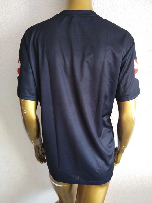 T-Shirt Resident Evil Umbrella Corporation Social Distance Training Since 1996