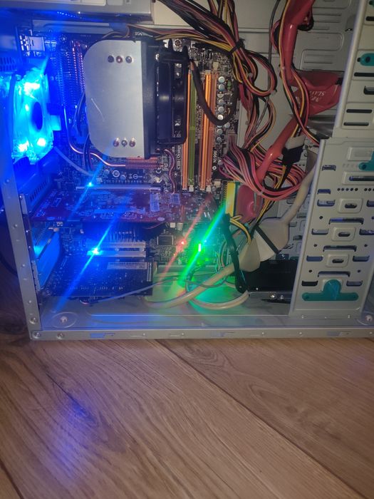 Retro pc e8400 +4gb+ 9800gt + crt