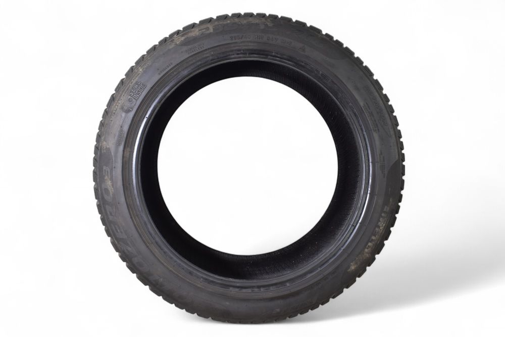 Opona Zimowa PIRELLI SOTTOZERO 3 235/45R18 94 V 4,17mm