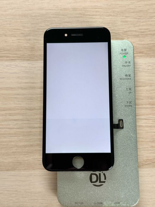 Oryginalny ekran do iPhone 8 / SE 2020 / SE 2022