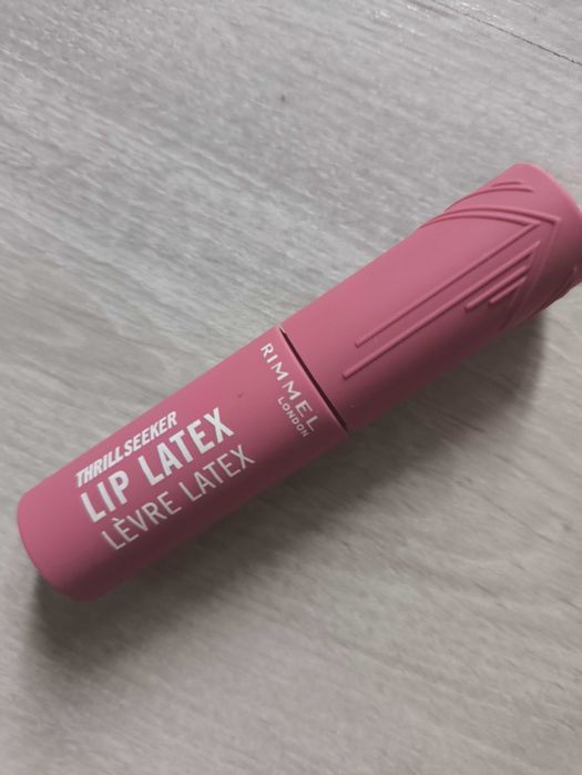 Rimmel Thrill Seeker Lip Latex płynna pomadka do ust 300