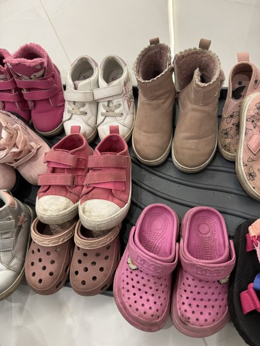 Пакет обуви на девочку 24р.