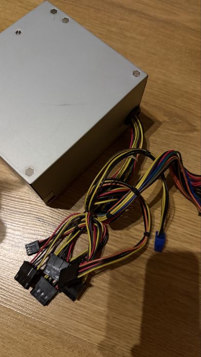 Zasilacz ATX HEDY do komputera stacjonarnego.