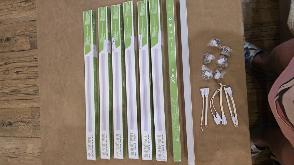 Zestaw 7 opraw ledowych ściennych lub podszawkowych 600 mm