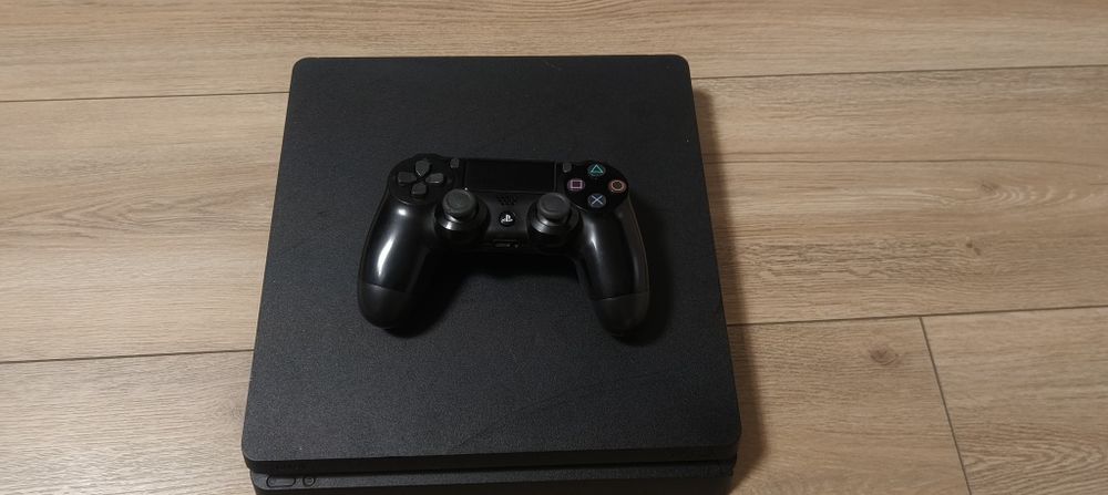 Ps4 1tb slim MODEL CUH-2216B