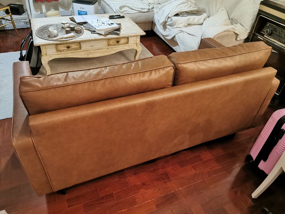 Sofá industrial em pele