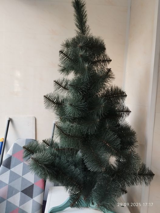Ялинка штучна ...