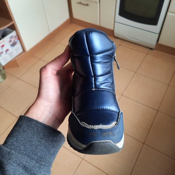 Продам зимові чоботи дитячі