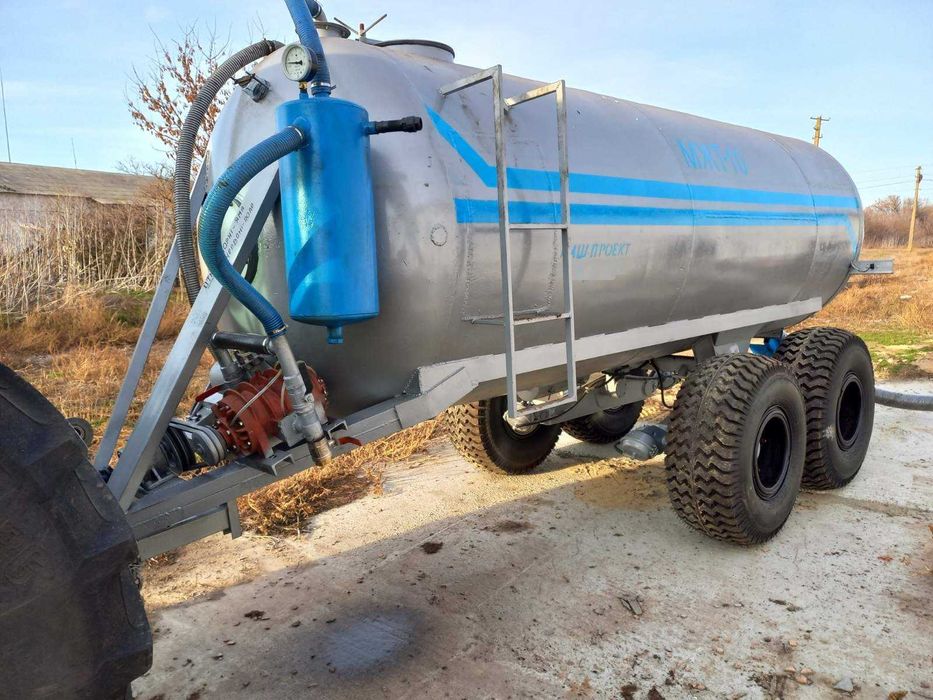 Бочка МЖТ-10 вакумна з розкидачем навозу 12-14м
