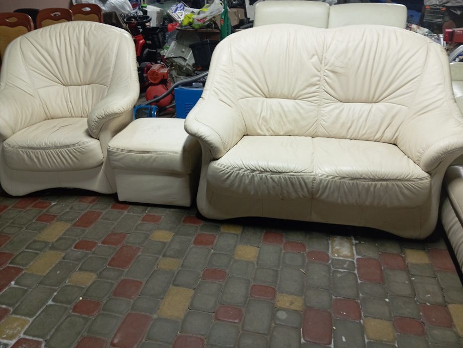 Продам діван крісло пуфік кожа з Німеччини стан нового.
