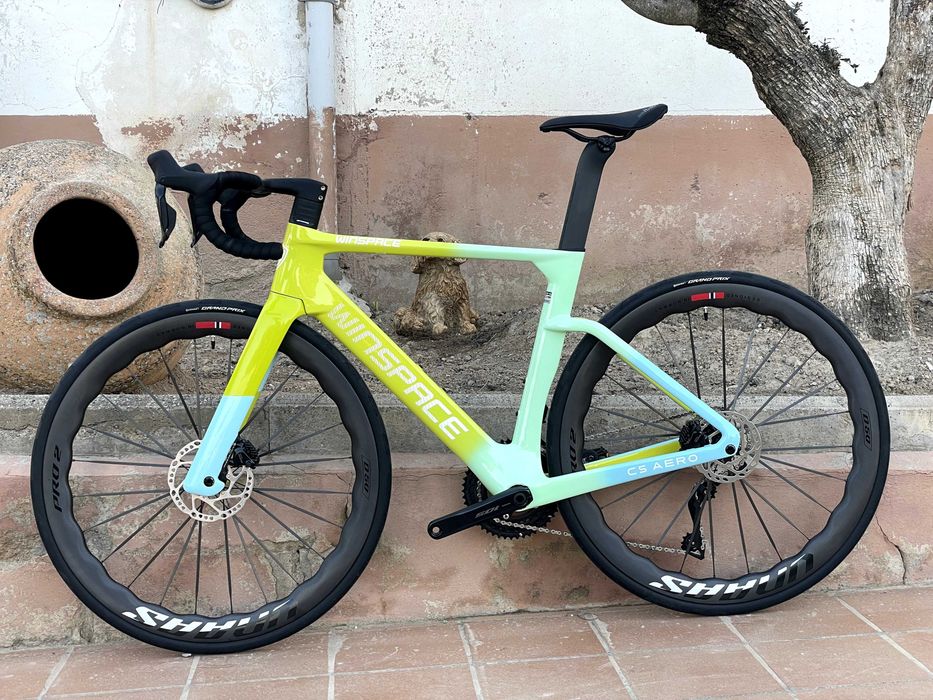 Winspace C5 Aero Carbono M, Shimano Di2 105, Rodas UNAAS Pro2 Carbono