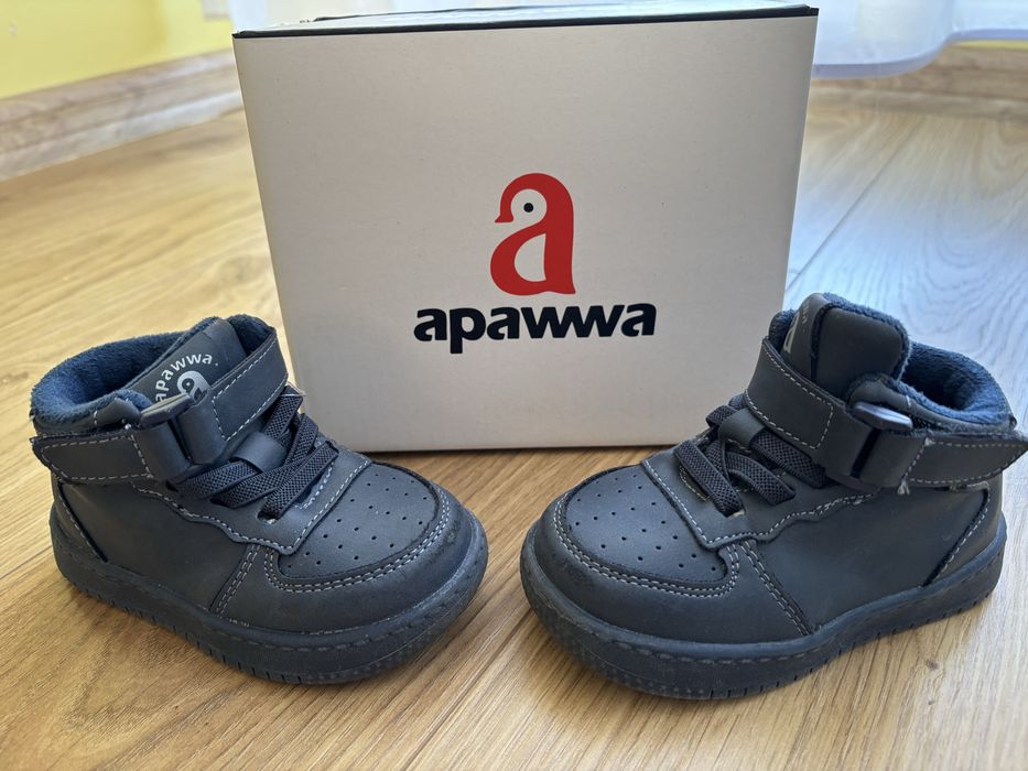 Buciki przejsciowe, ocieplane w rozmiarze 20