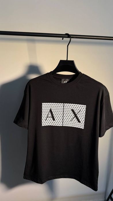 Крута чоловіча  мужская футболка Armani Exchange розмір S-XXL чорний та білий колір